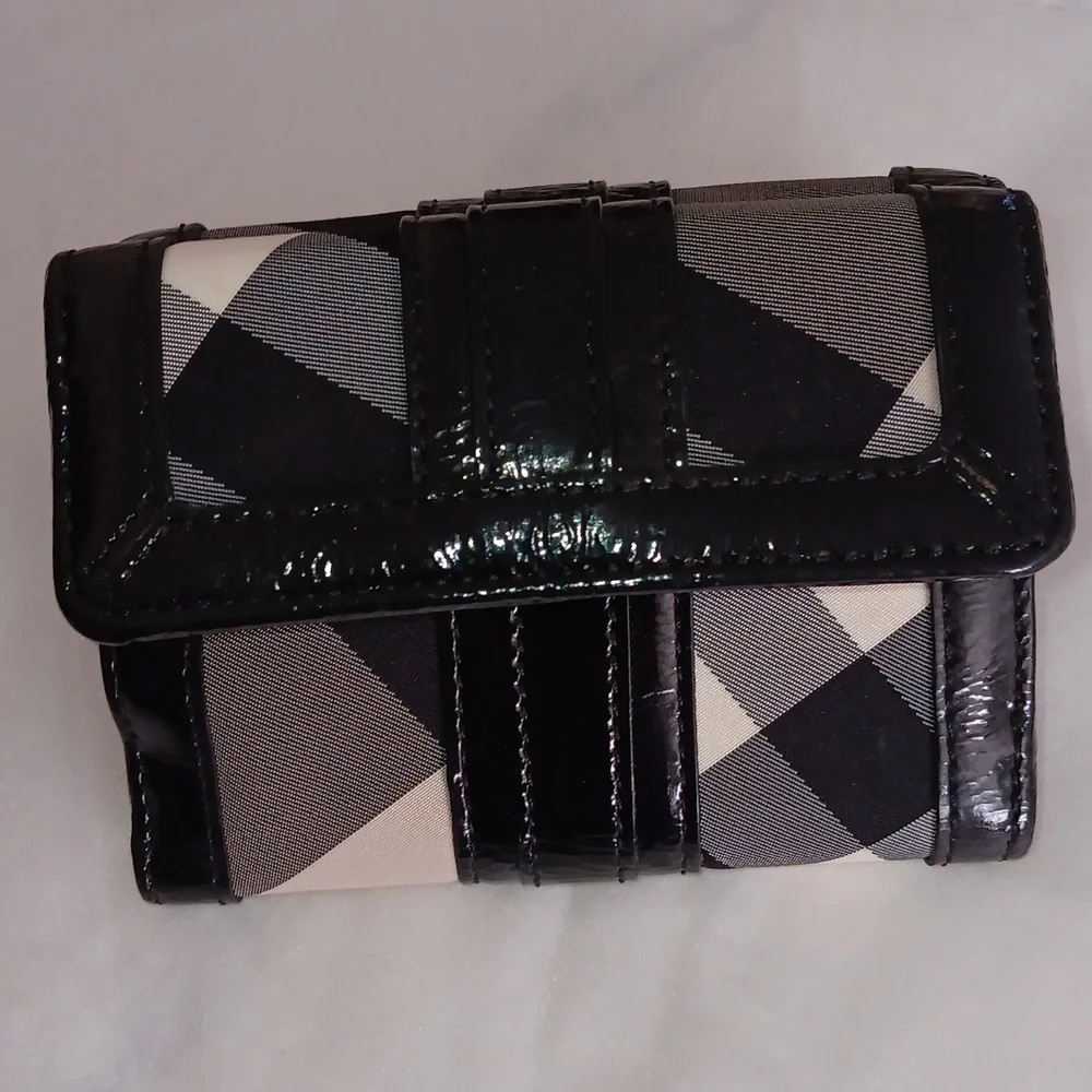 Burberry wallet authentic EUC - Picture 2 of 6